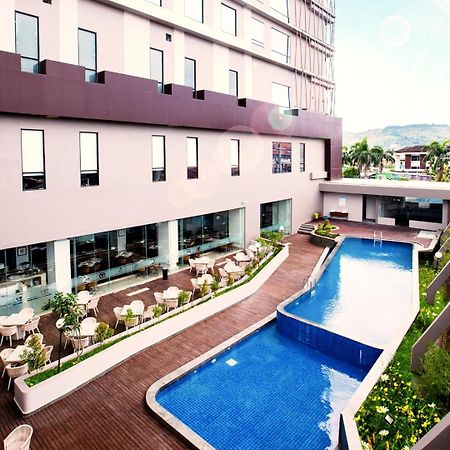 Hotel Suni Abepura Jayapura Exteriör bild