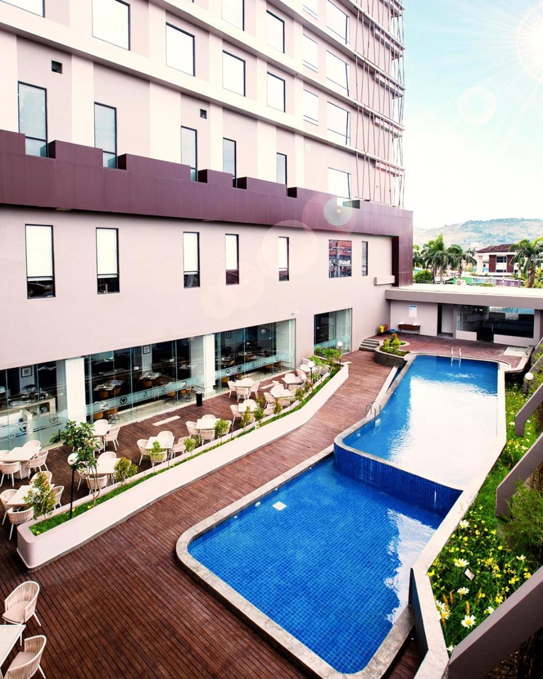 Hotel Suni Abepura Jayapura Exteriör bild